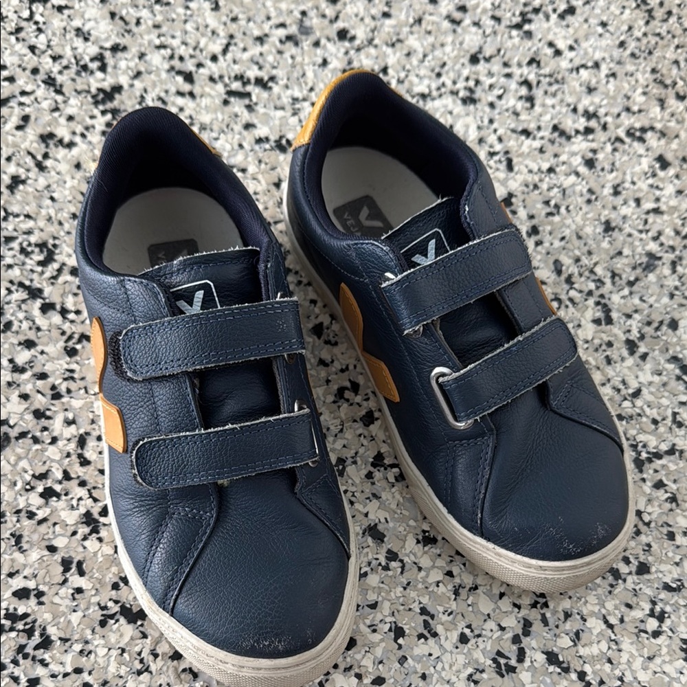 Kids Veja Navy and gold Sneakers - size 3 US